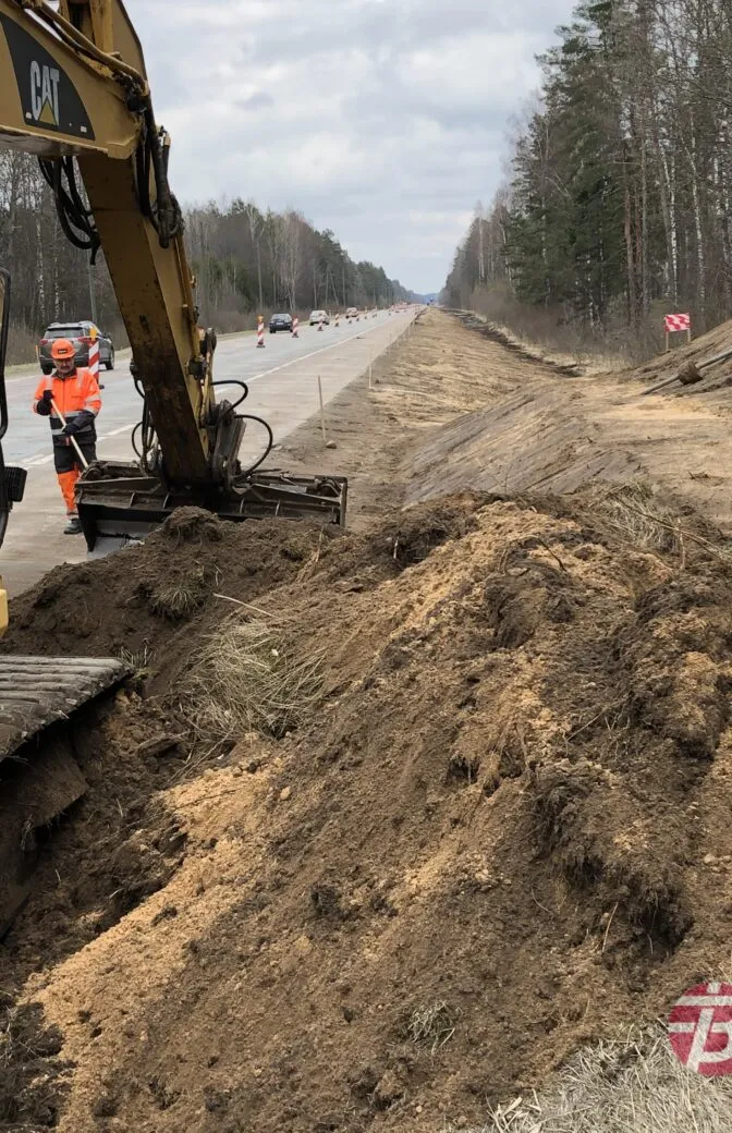 Gandrīz 14 km garā posmā uzsākta Vidzemes šosejas segas pārbūve