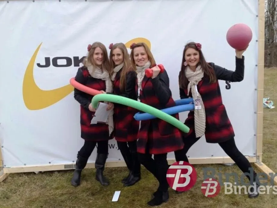 “Asfalta lēdijas” Sieviešu dienas rallijā 2015