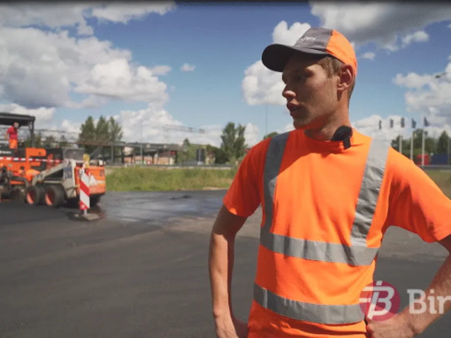 “Binders” aicina jauniešus apgūt ceļu būvniecības specialitātes. VIDEO