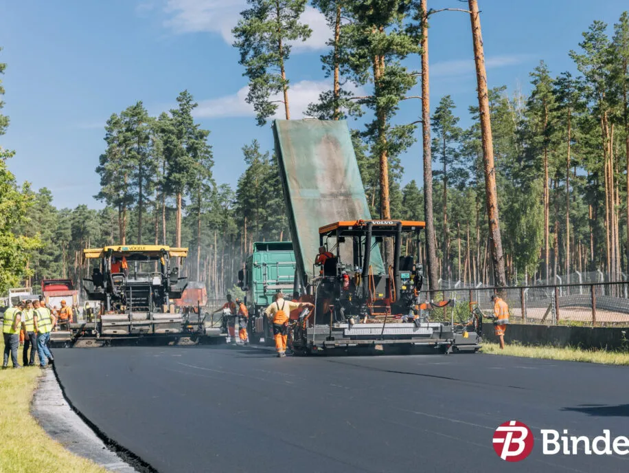 Asfaltēšana Biķernieku trasē , 07 2022. VIDEO